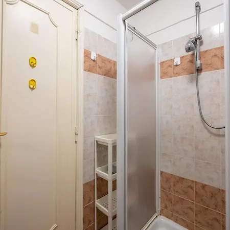 Ginevra By Interhome